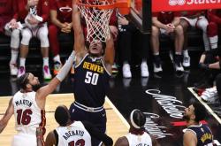 NG娱乐-包含巴特勒新星赛事规则更新表现惊艳，掘金未来可期！的词条