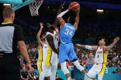 南宫28-字母哥在澳大利亚队比赛中连败，精彩发挥引发热议！的简单介绍